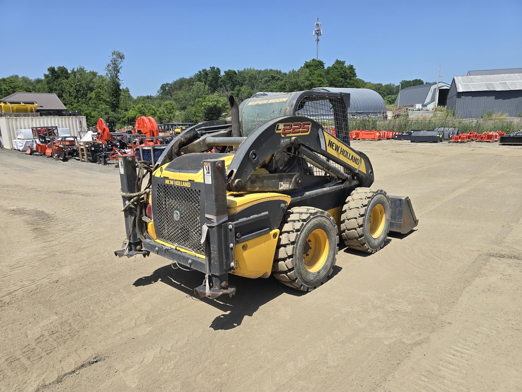 2013 NEW HOLLAND L225 in Middletown, NY