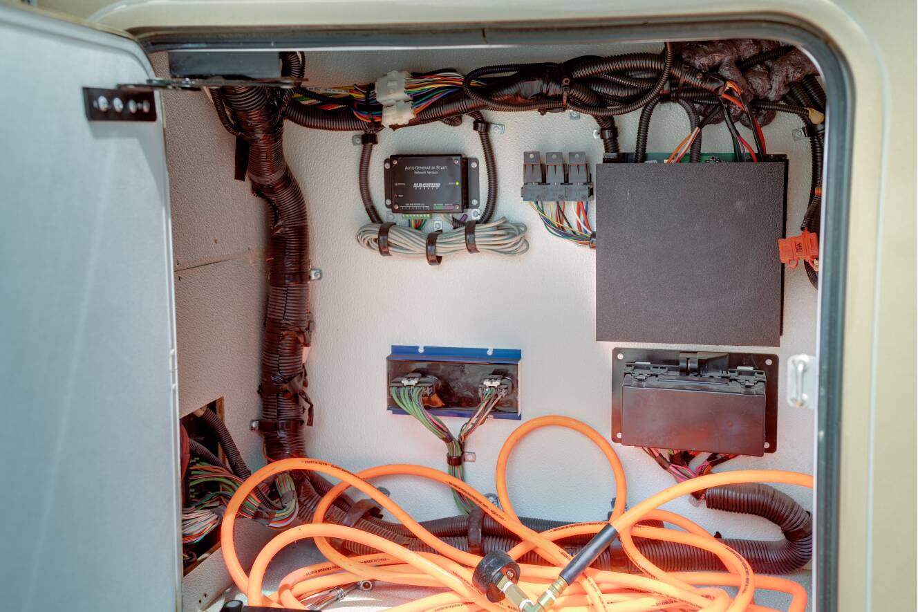 A photo of this 2013 Thor Motor Coach PALAZZO 33 1