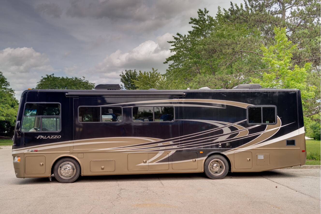 A photo of this 2013 Thor Motor Coach PALAZZO 33 1