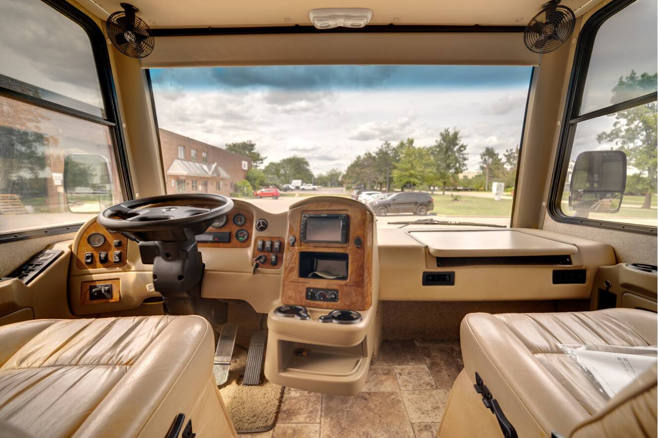 A photo of this 2013 Thor Motor Coach PALAZZO 33 1