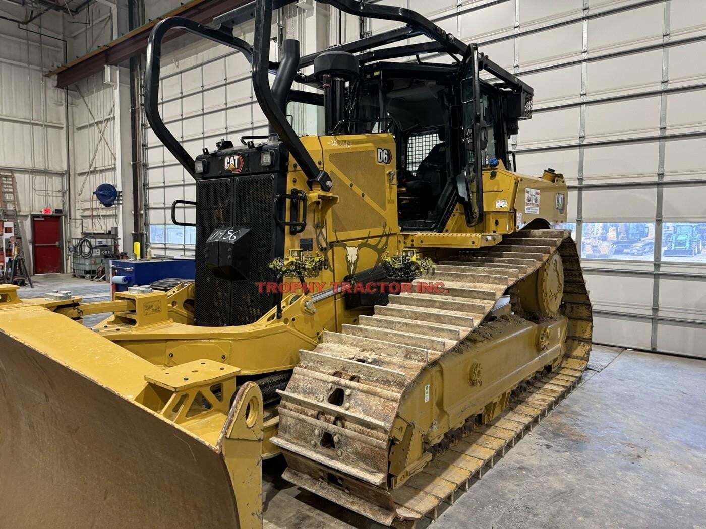 2023 CATERPILLAR D6 in Burleson, TX