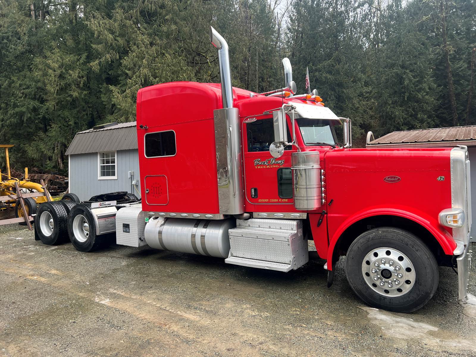 2011 Peterbilt 388 in Stanwood, WA