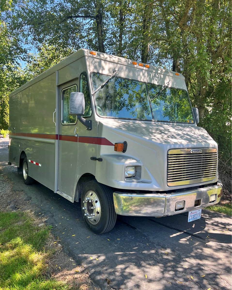 Freightliner MT45 in Stanwood, WA