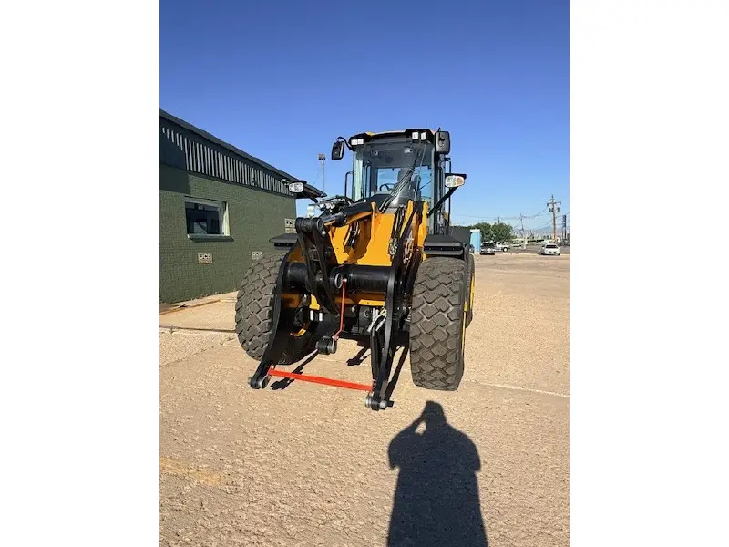 2025 JCB 437