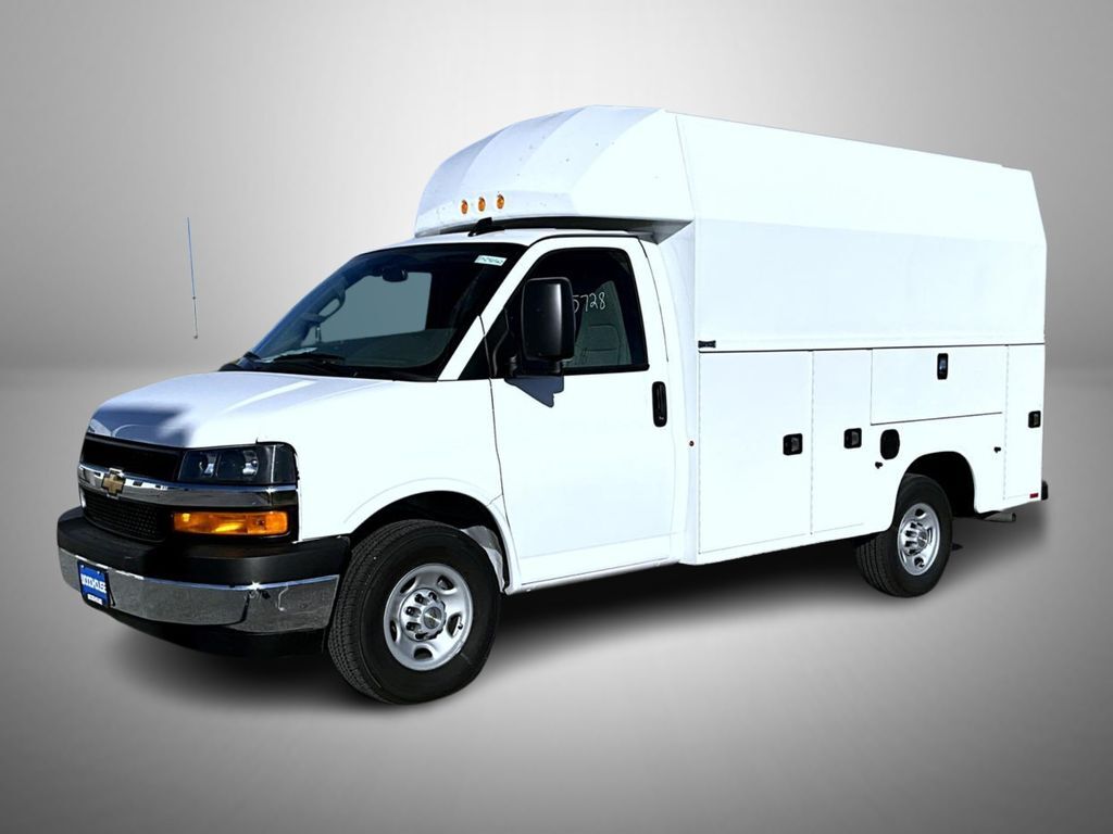 2025 CHEVROLET Express 3500 in Missouri Valley, IA