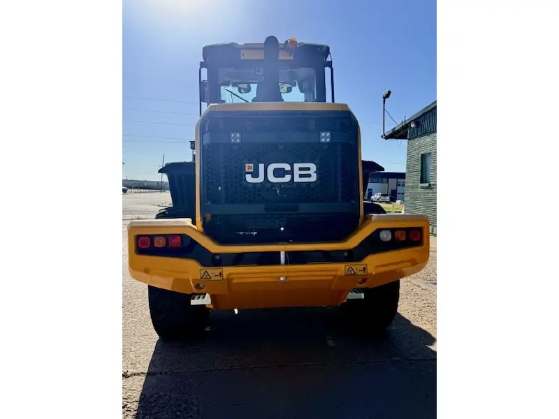 2025 JCB 437