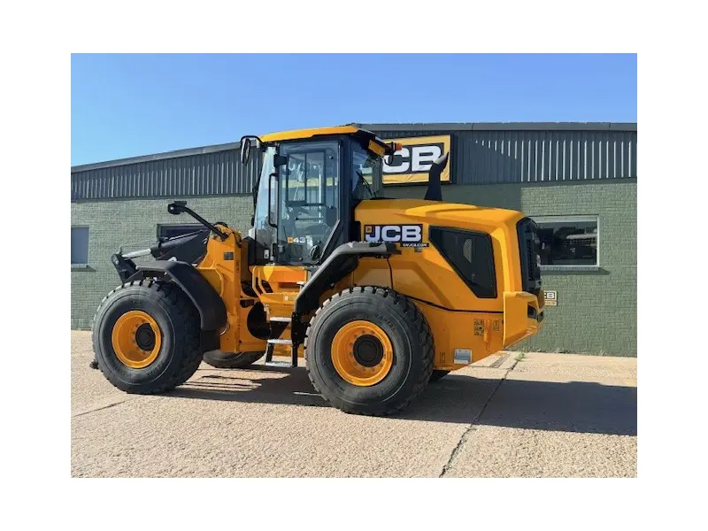 2025 JCB 437