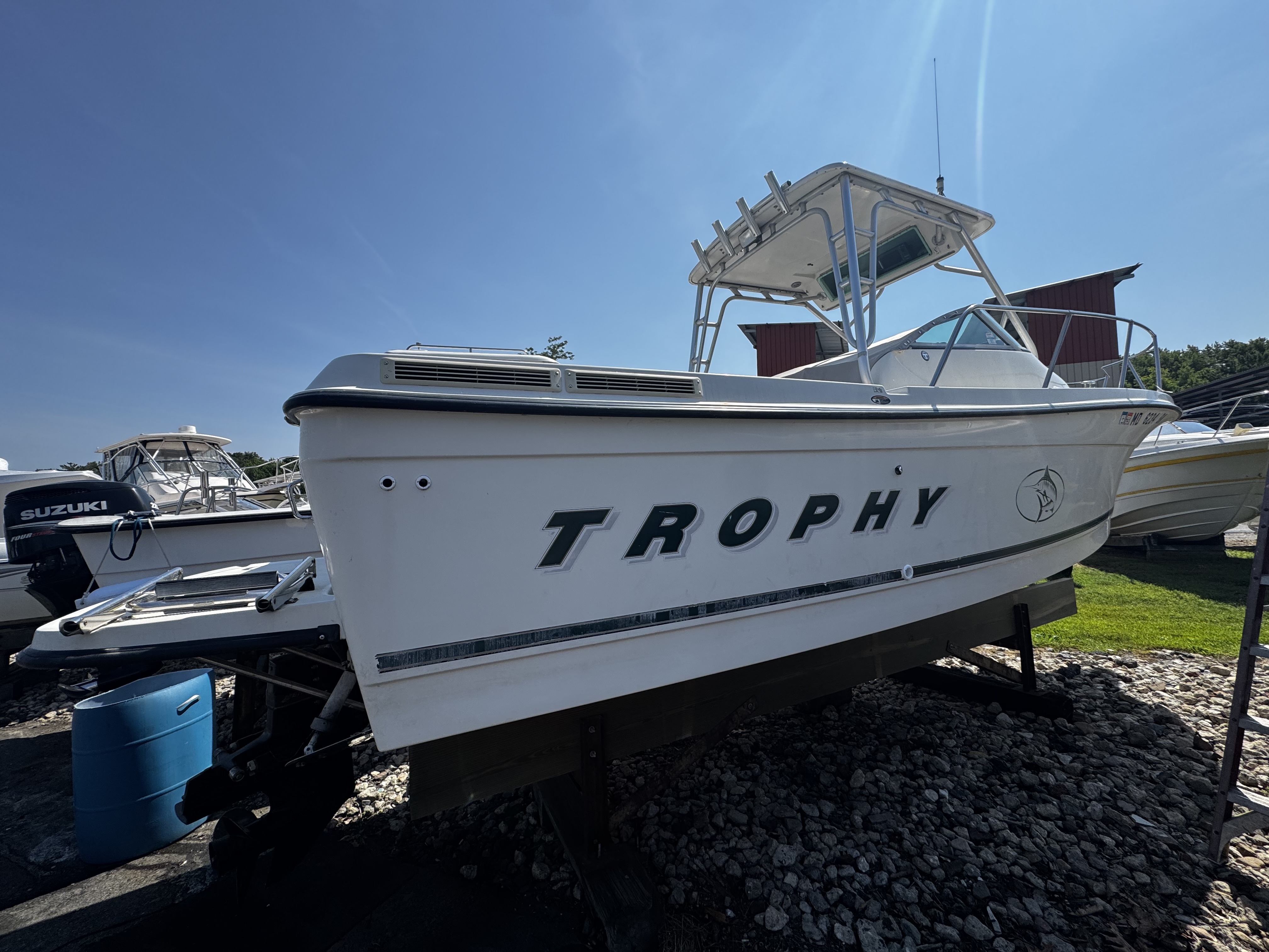 2001 Trophy 2352 WALKAROUND in essex MD