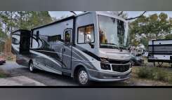 2021 Fleetwood BOUNDER 35K RV