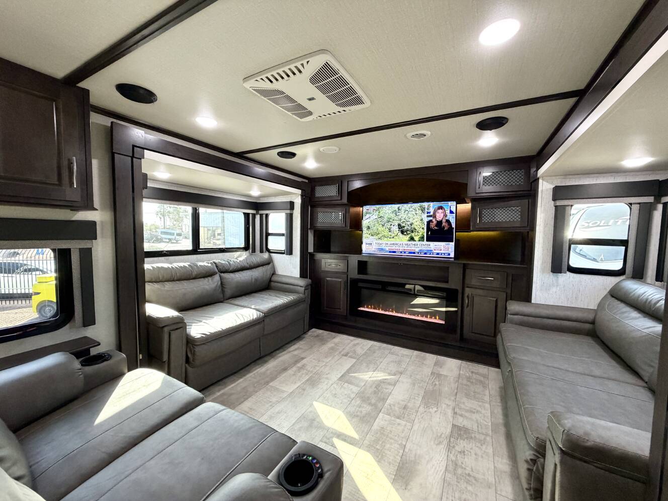 A photo of this 2022 Grand Design MOMENTUM 376THS