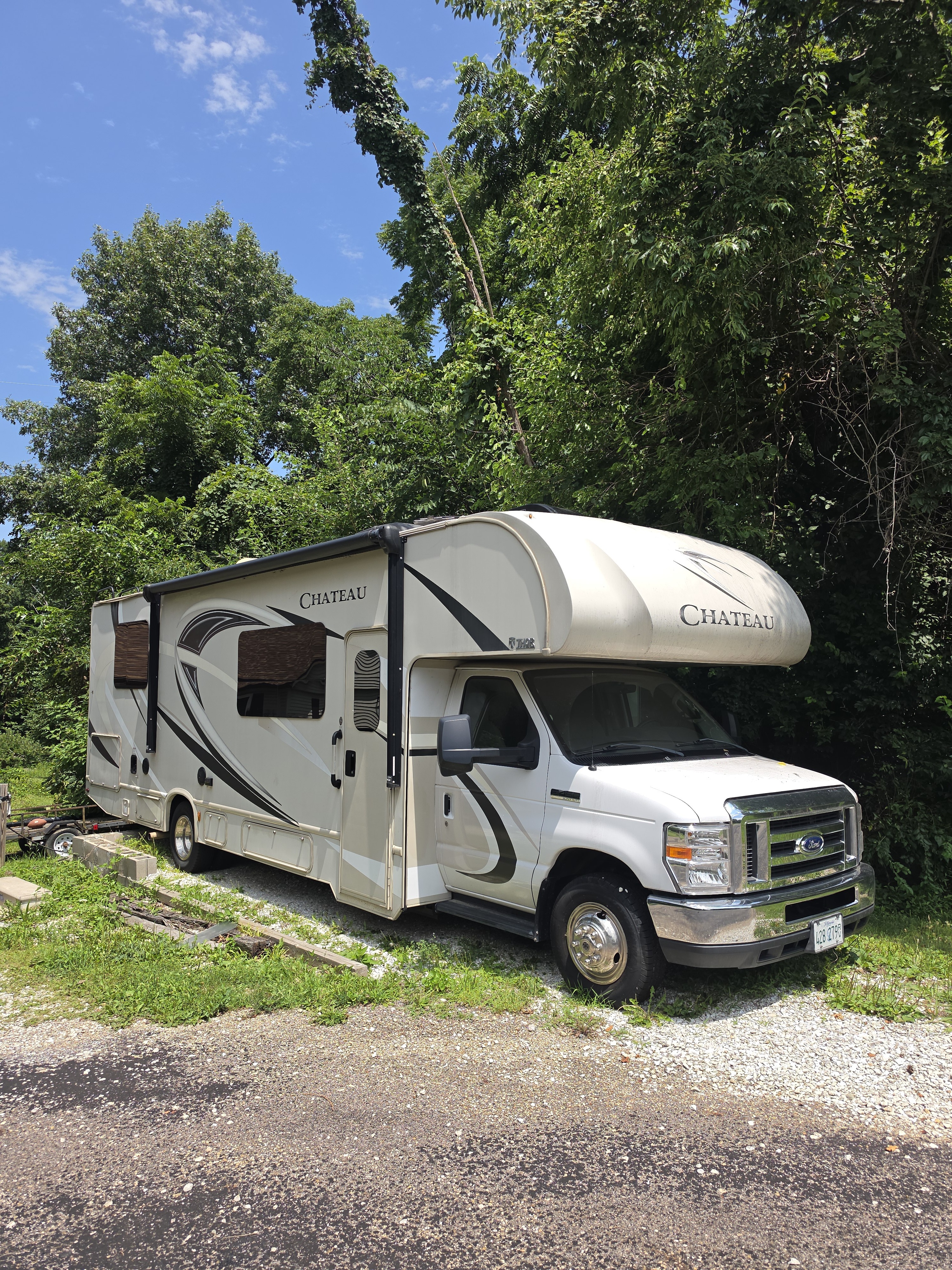 2018 Thor Motor Coach CHATEAU 31Y RV