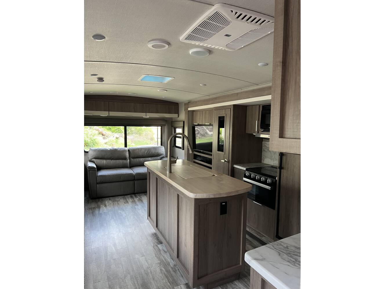 A photo of this 2021 Grand Design IMAGINE 2970RL