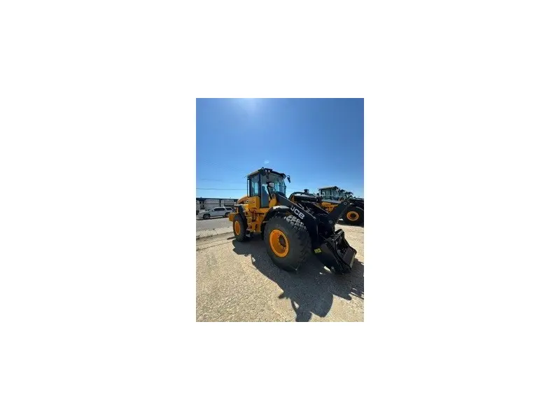 2025 JCB 437