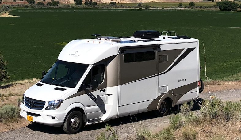 2017 Leisure Travel UNITY FX RV