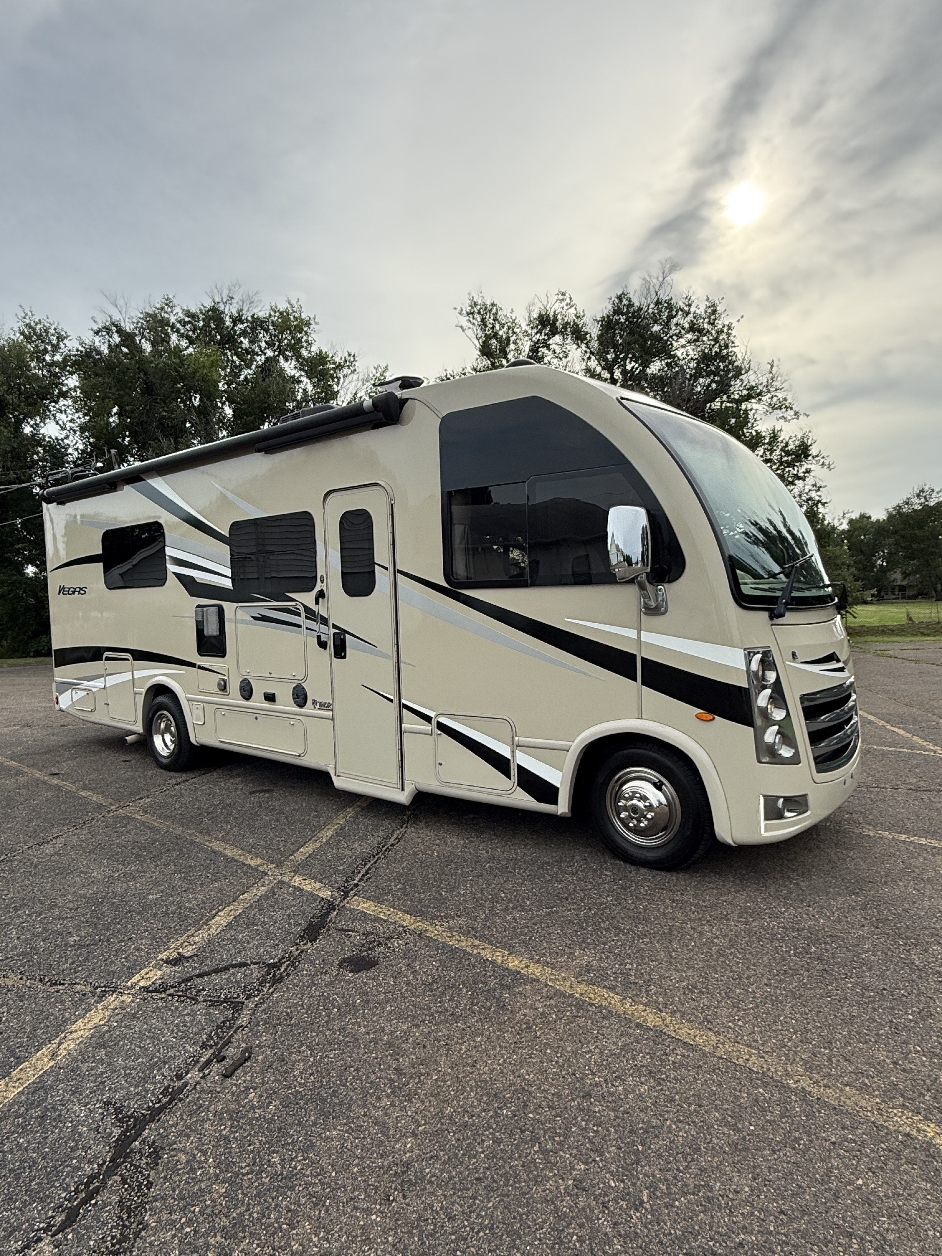 2019 Thor Motor Coach VEGAS 25.5 RV