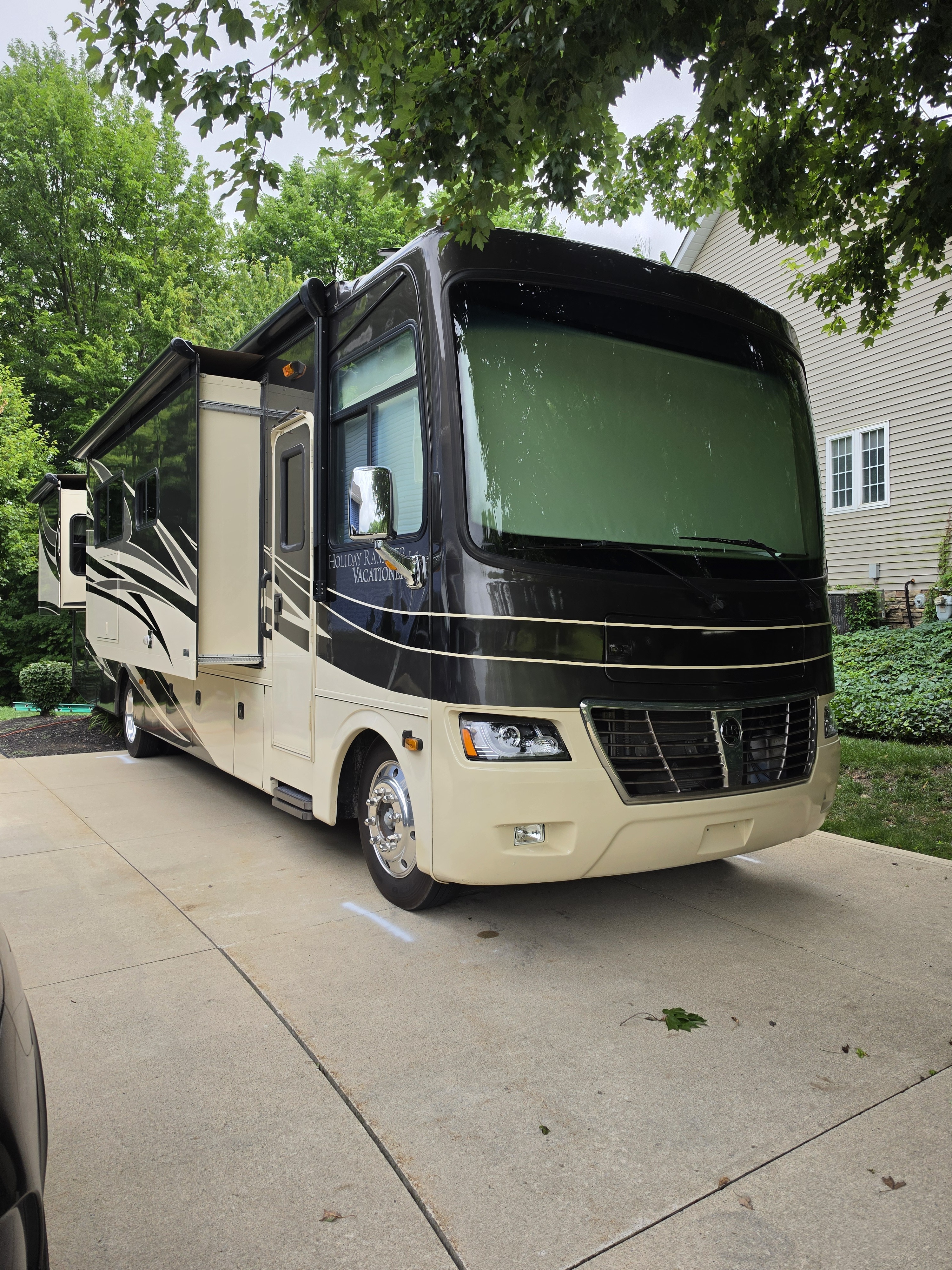 2013 Holiday Rambler VACATIONER® 36SBT in concord twp OH