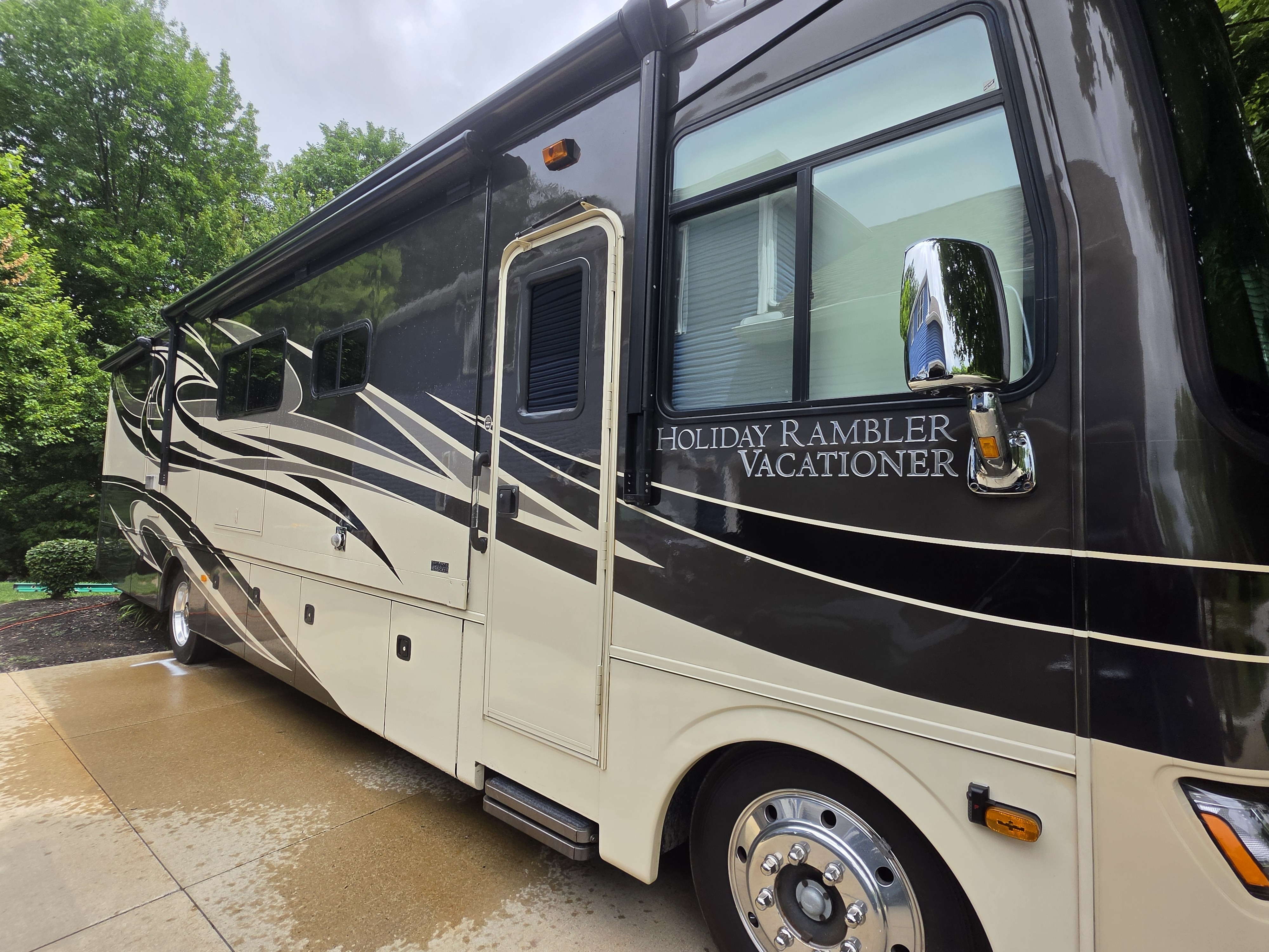 2013 Holiday Rambler VACATIONER® 36SBT in concord twp OH