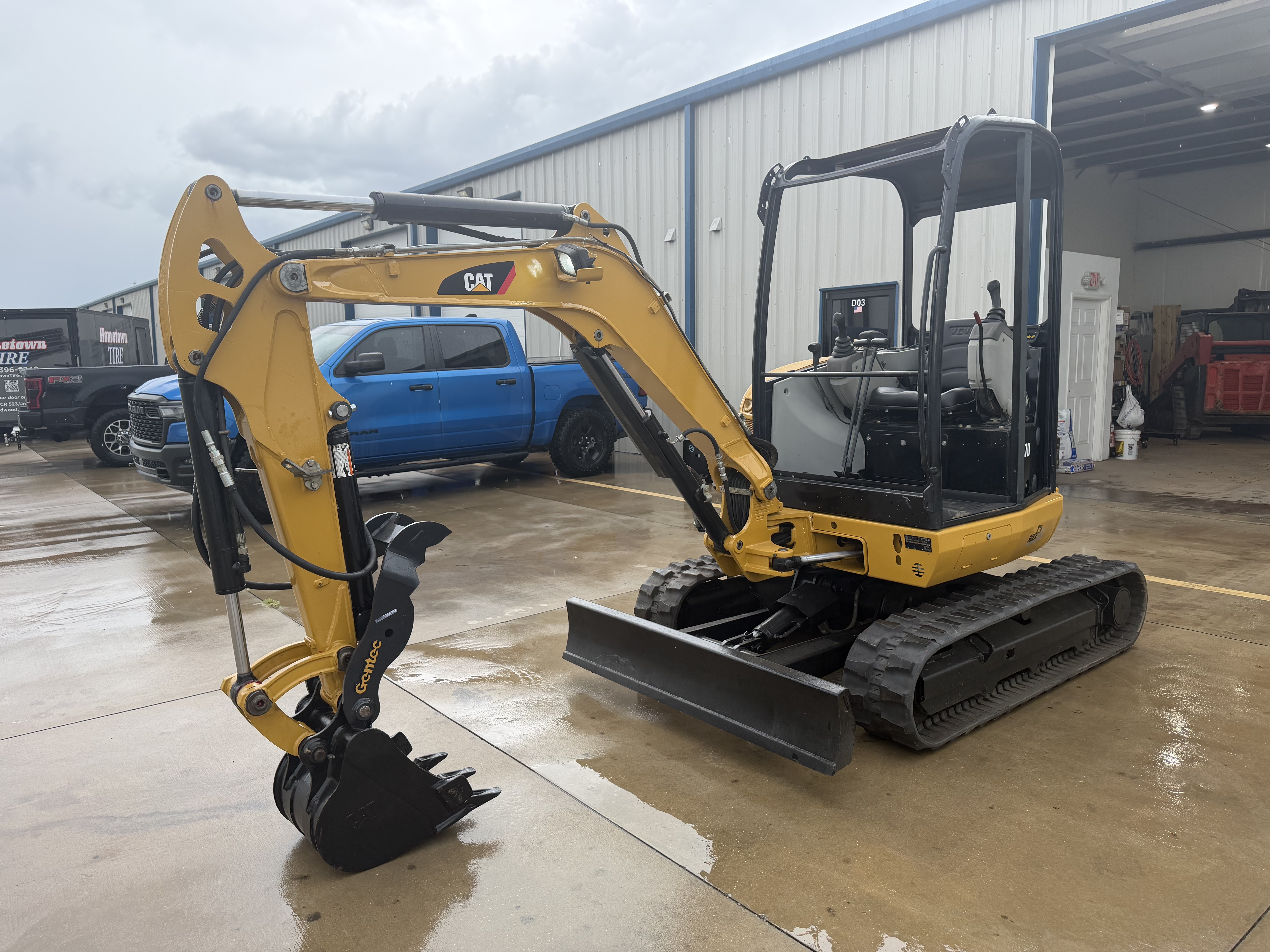 2019 CATERPILLAR 302.7D in Wildwood, FL