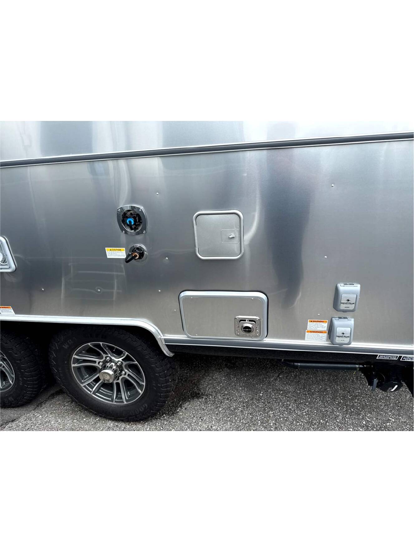 A photo of this 2026 Airstream Trade Wind 23FBT