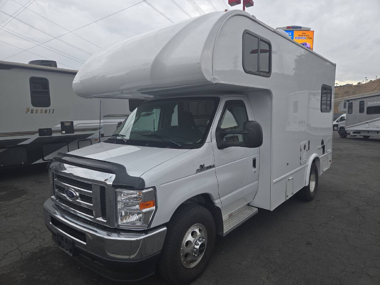 A photo of this 2026 Thor Motor Coach CHATEAU 19Z