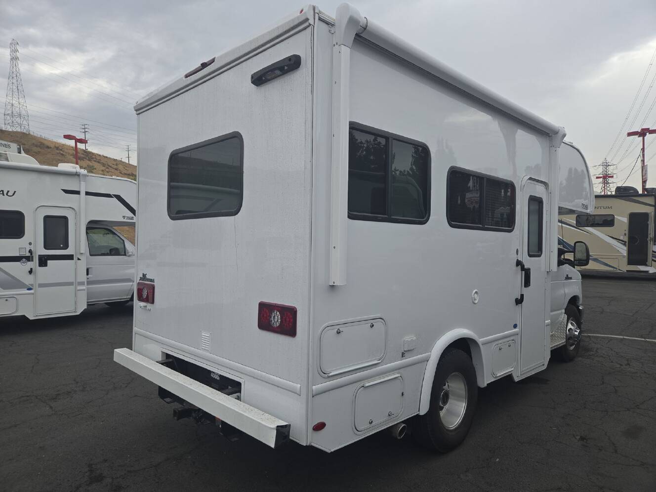A photo of this 2026 Thor Motor Coach CHATEAU 19Z