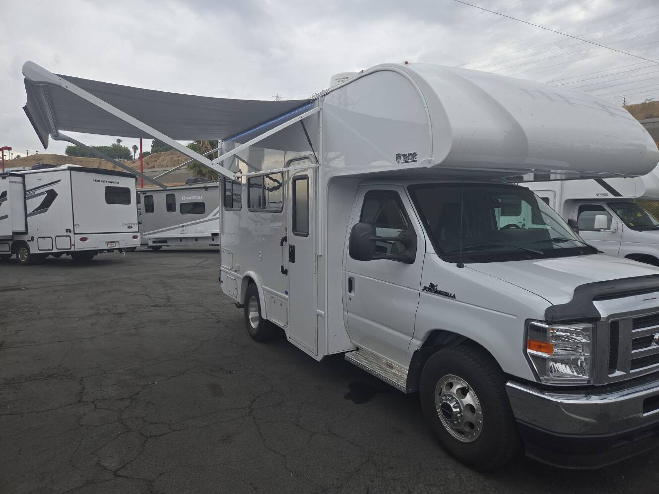 A photo of this 2026 Thor Motor Coach CHATEAU 19Z