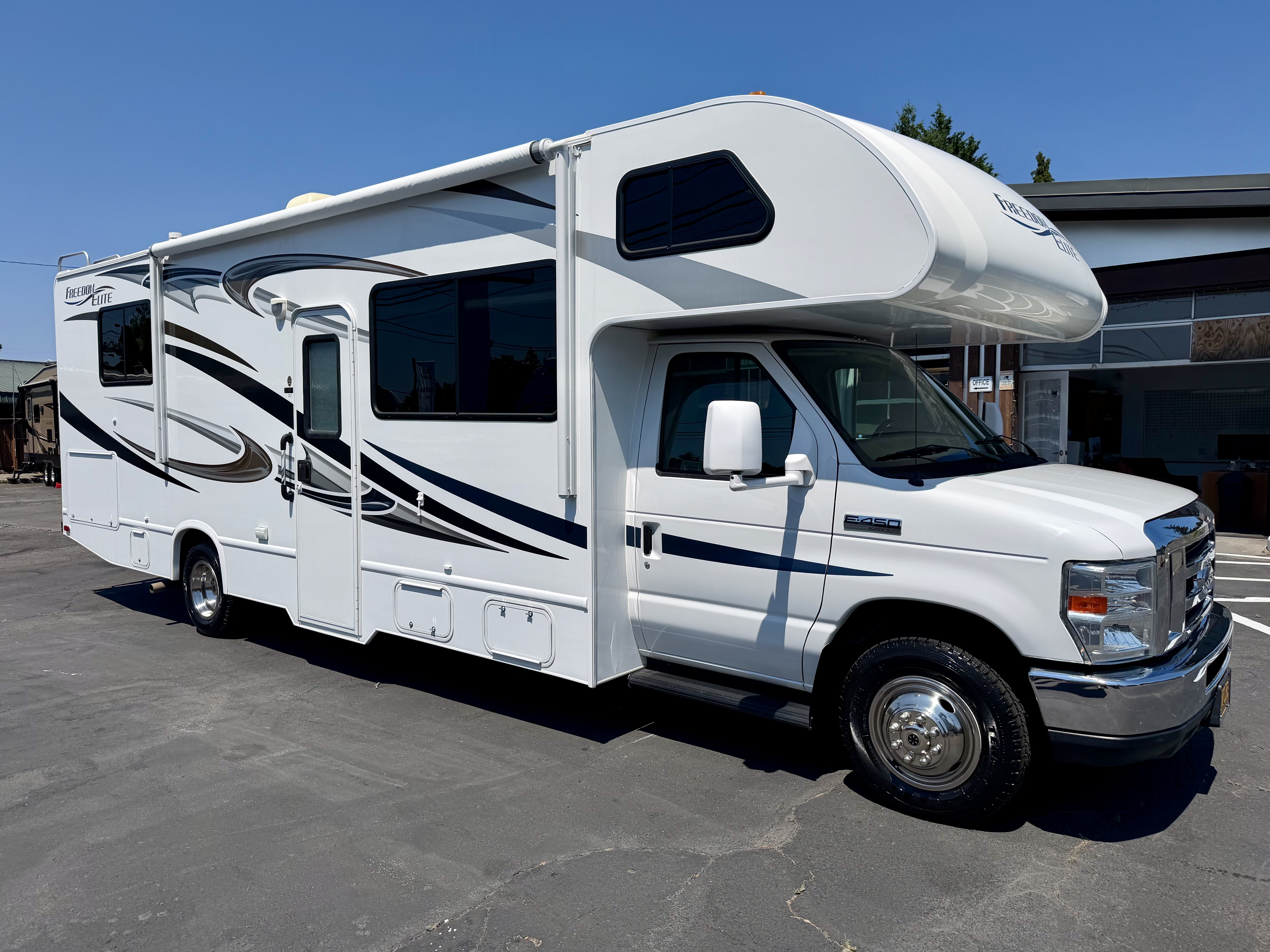 2013 Thor Motor Coach FREEDOM ELITE 28Z RV