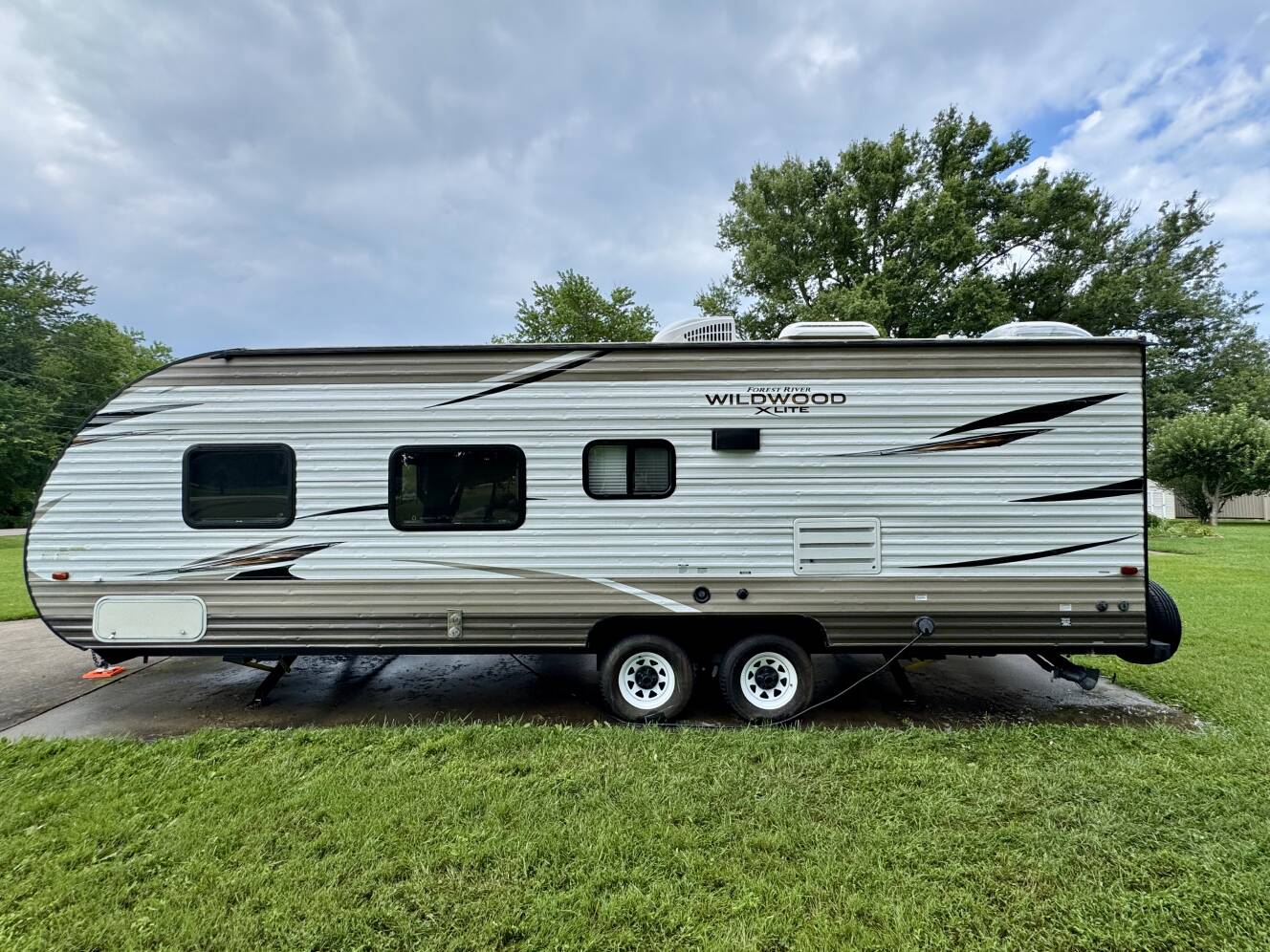 A photo of this 2018 Forest River WILDWOOD X-LITE 261BHXL