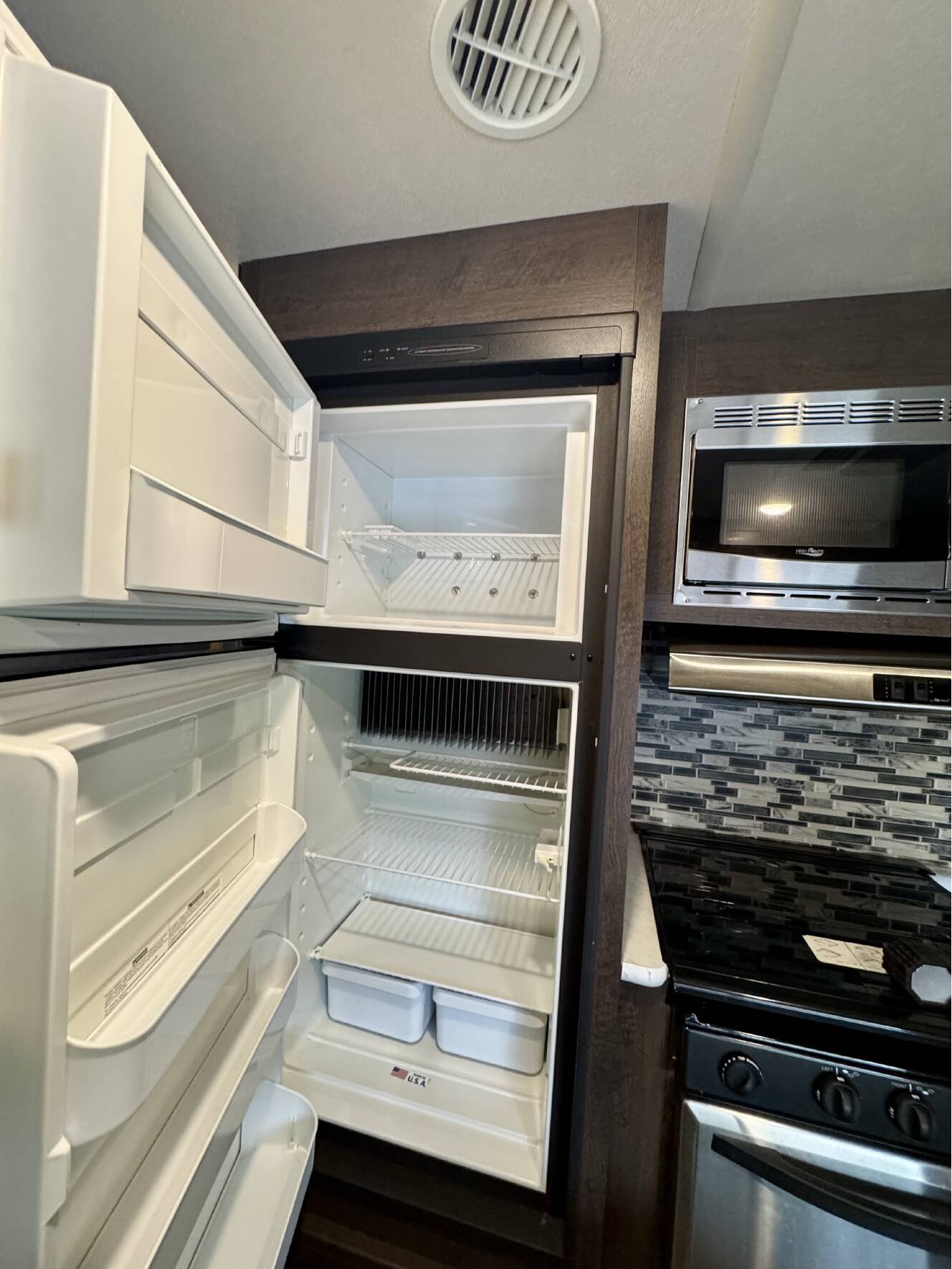 A photo of this 2018 Forest River WILDWOOD X-LITE 261BHXL