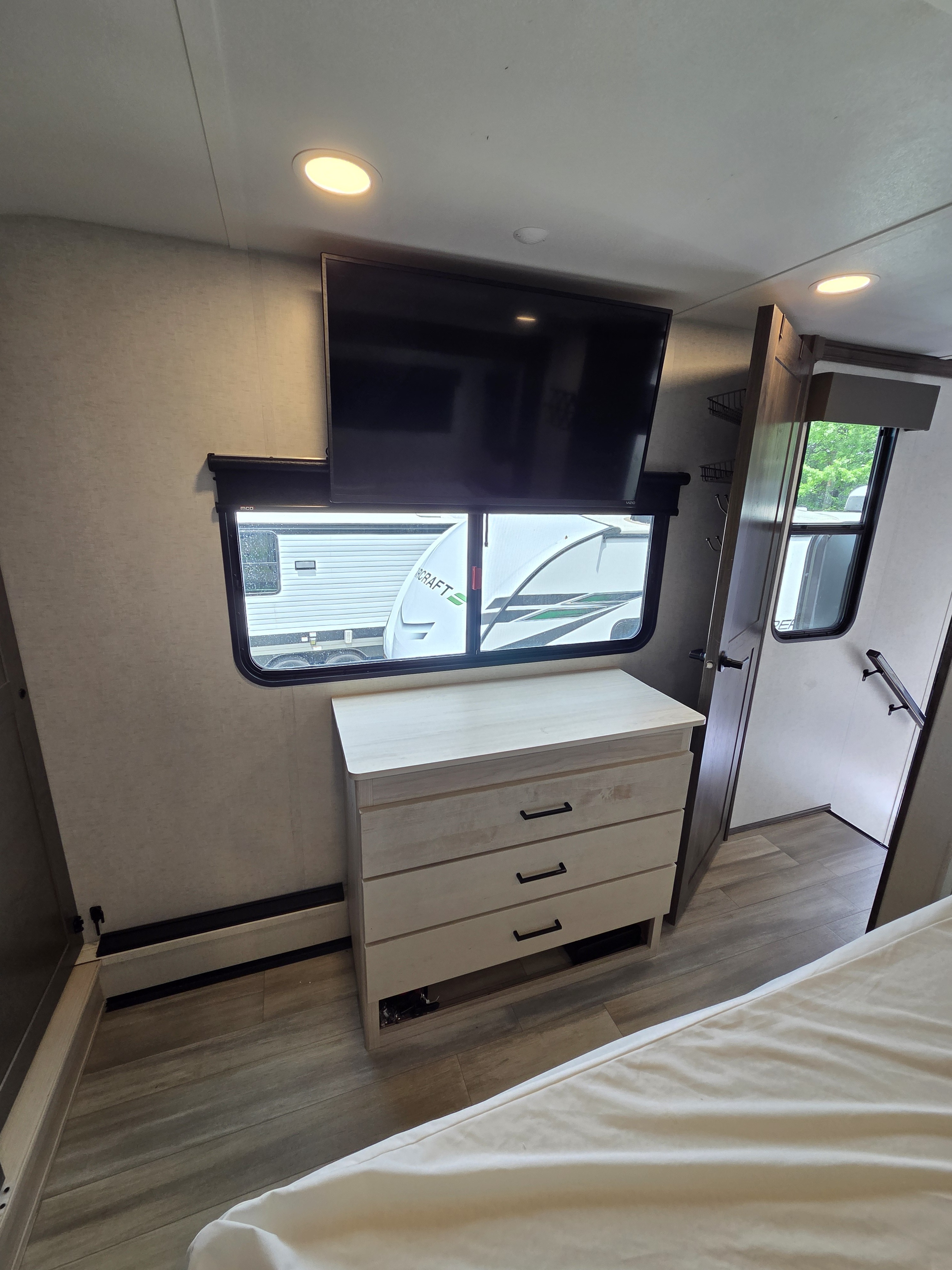 2022 Alliance Rv VALOR 40V13 in mentor OH