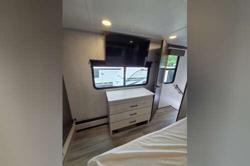 2022 Alliance Rv VALOR 40V13 in mentor OH
