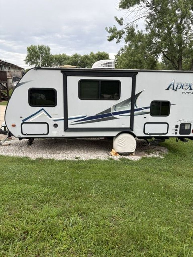 2017 Coachmen Apex Nano 193BHS in holts summit MO