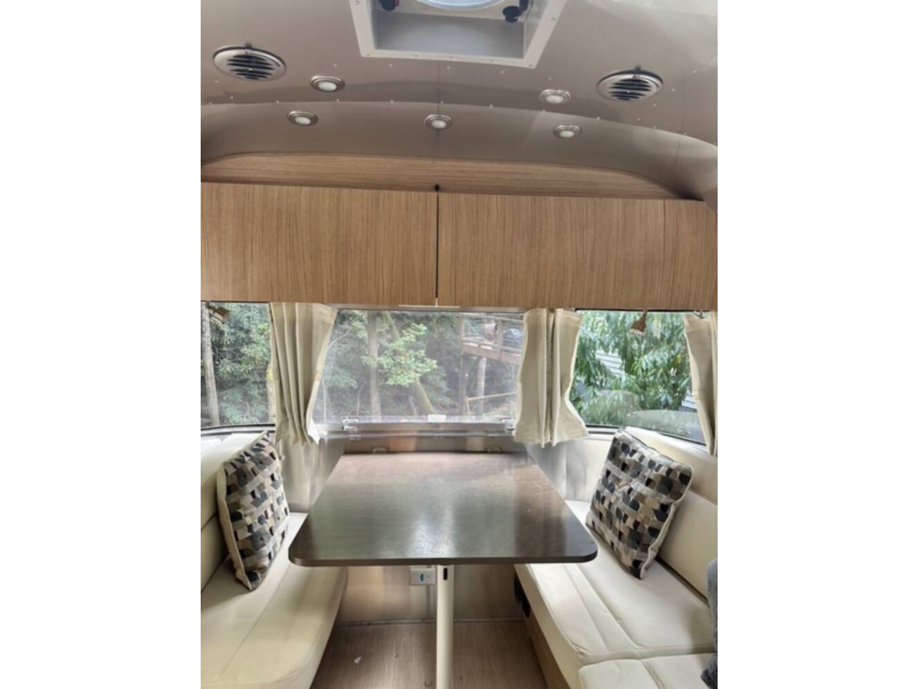 A photo of this 2019 Airstream FLYING CLOUD 23FB QUEEN