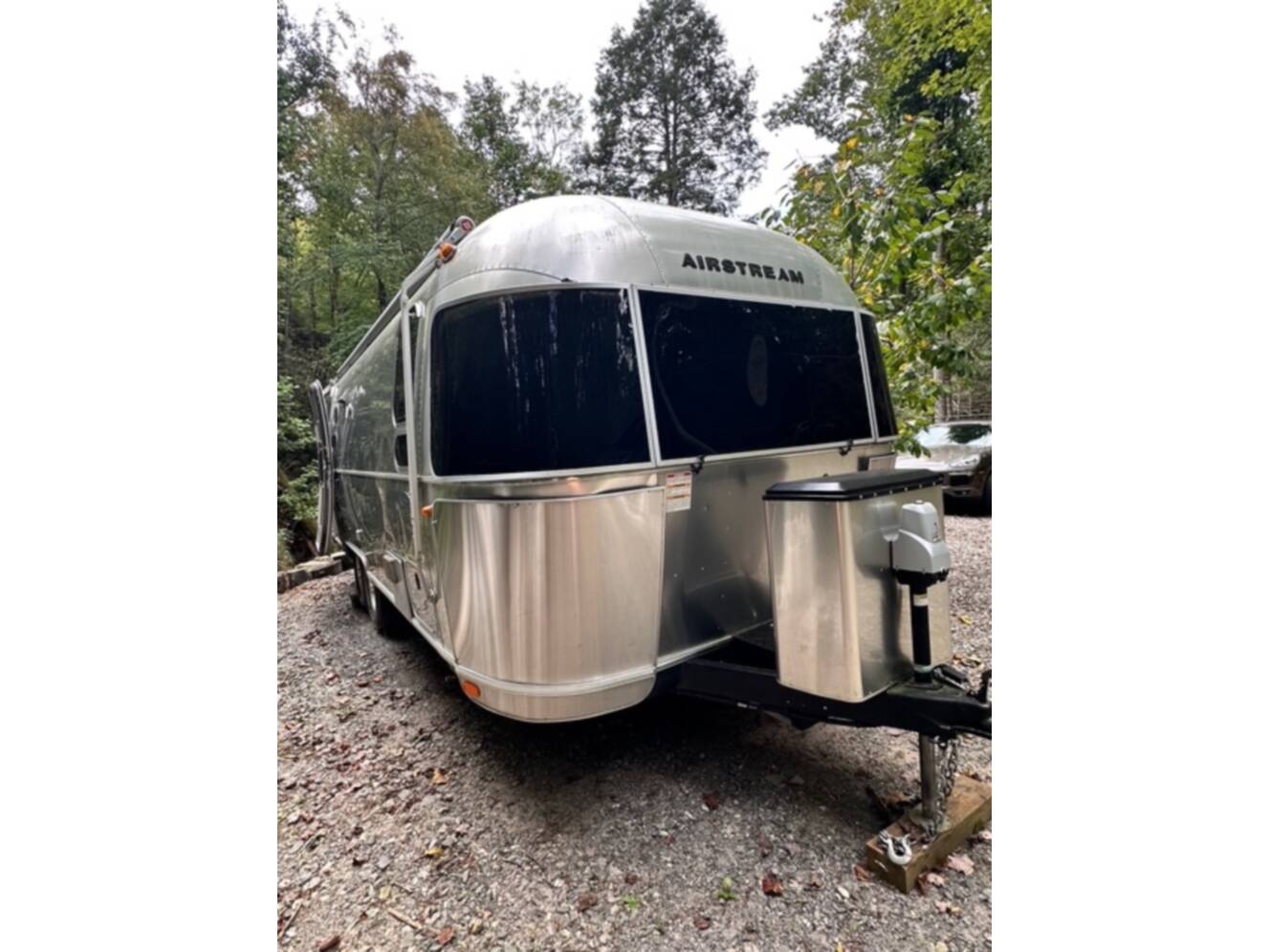 A photo of this 2019 Airstream FLYING CLOUD 23FB QUEEN