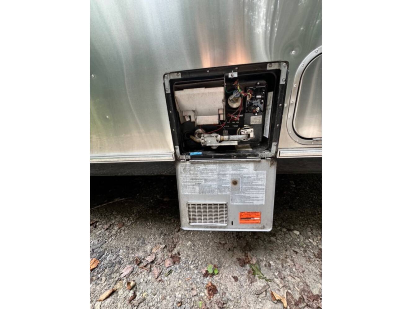 A photo of this 2019 Airstream FLYING CLOUD 23FB QUEEN