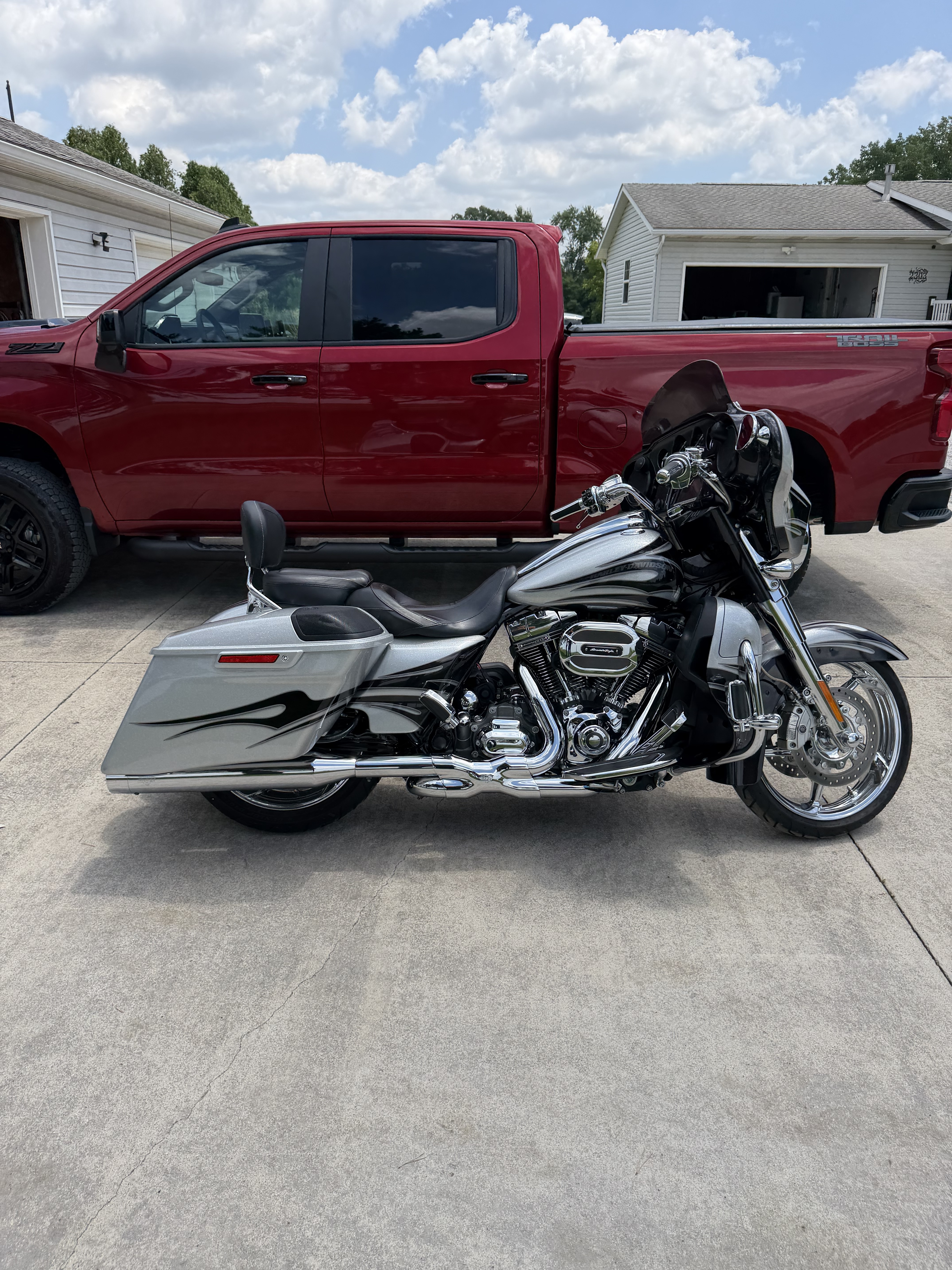 2015 Harley-Davidson STREET GLIDE CVO STREET GLIDE CVO STREET GLIDE in Crestline, OH