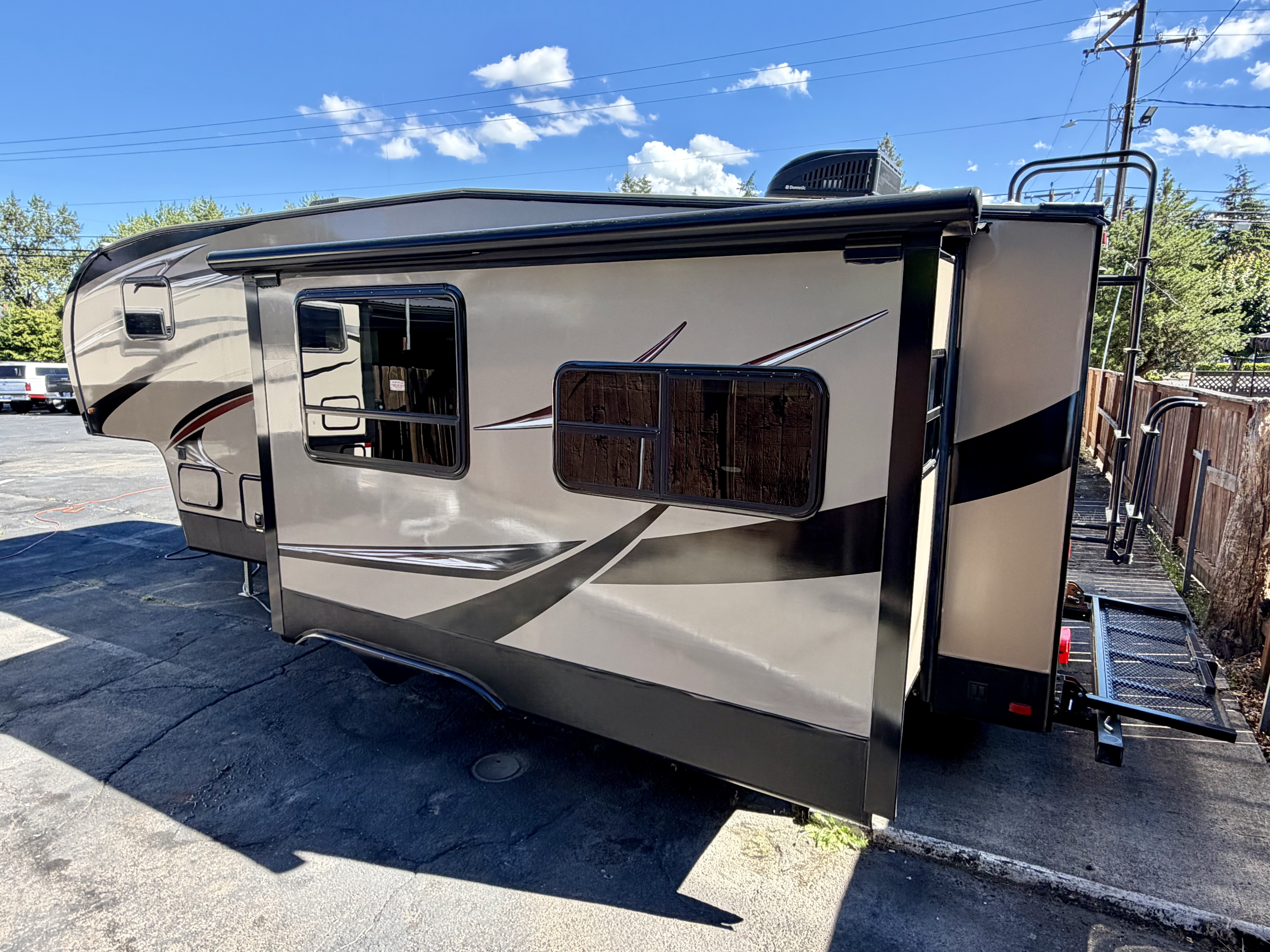 2016 Winnebago VOYAGE LITE 27RLS in beaverton OR