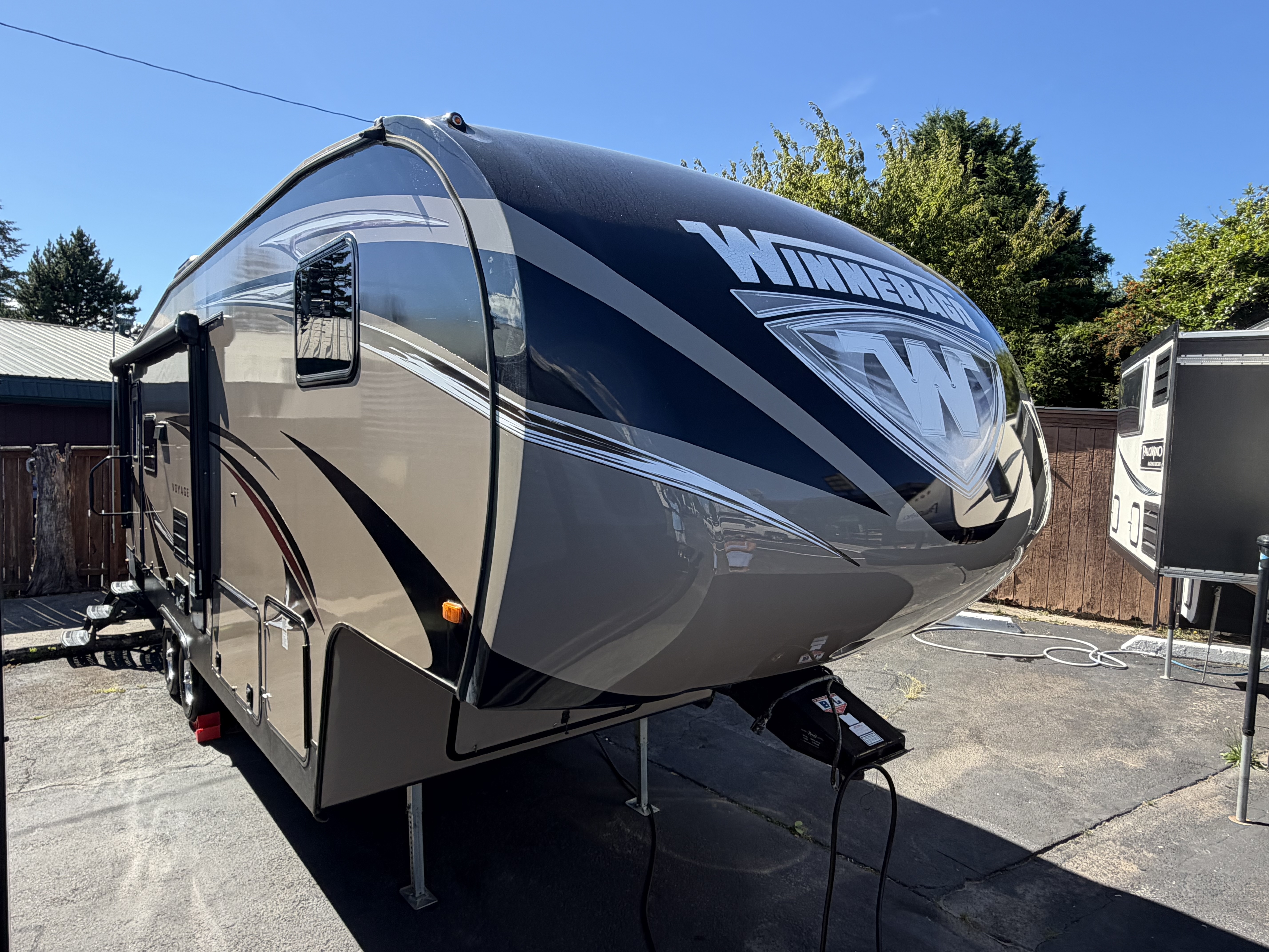 2016 Winnebago VOYAGE LITE 27RLS in beaverton OR