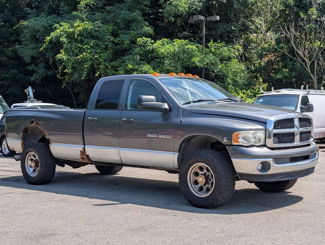2004 Dodge Ram 3500 in Freeport, PA