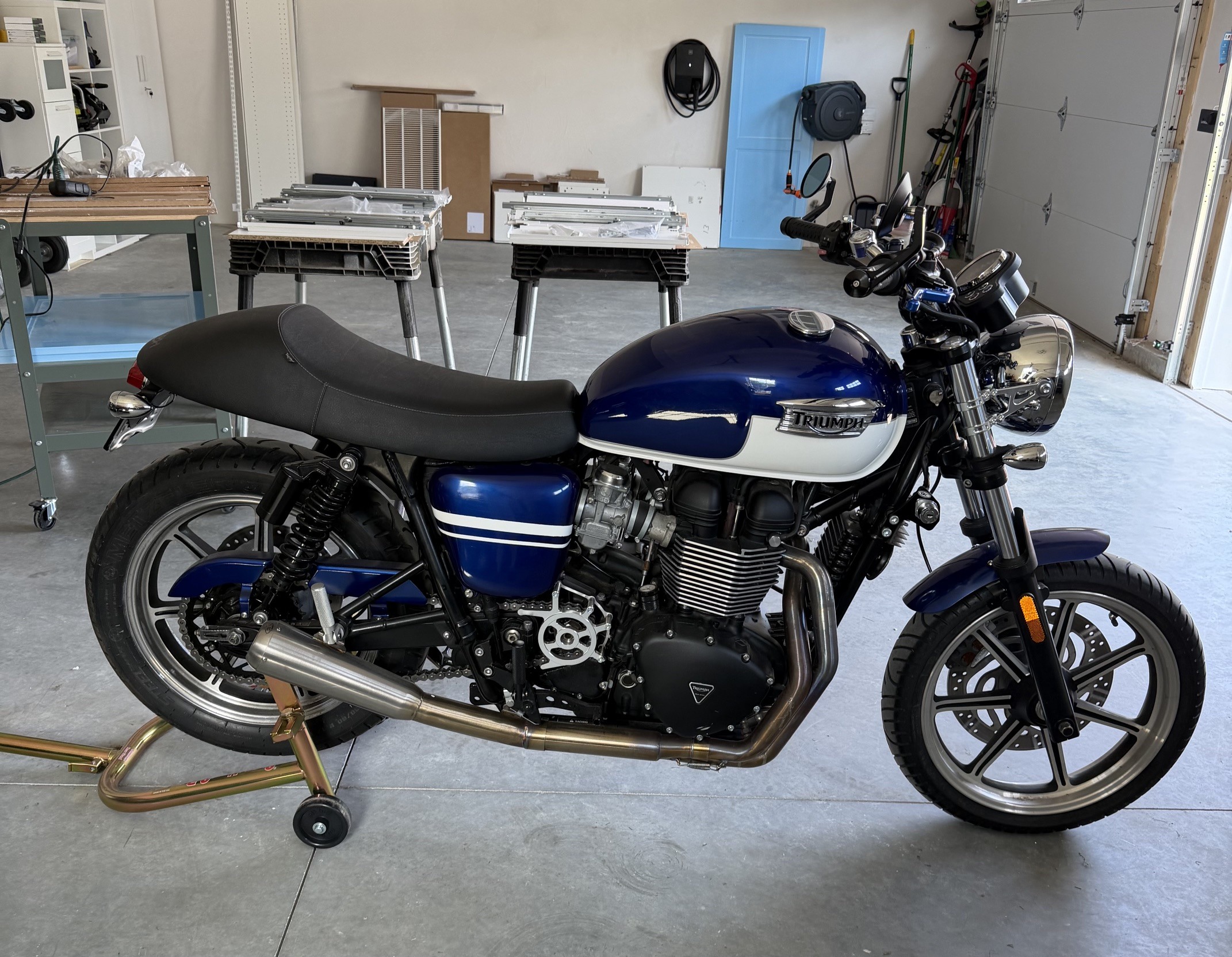 2015 Triumph BONNEVILLE SE in marlborough MA