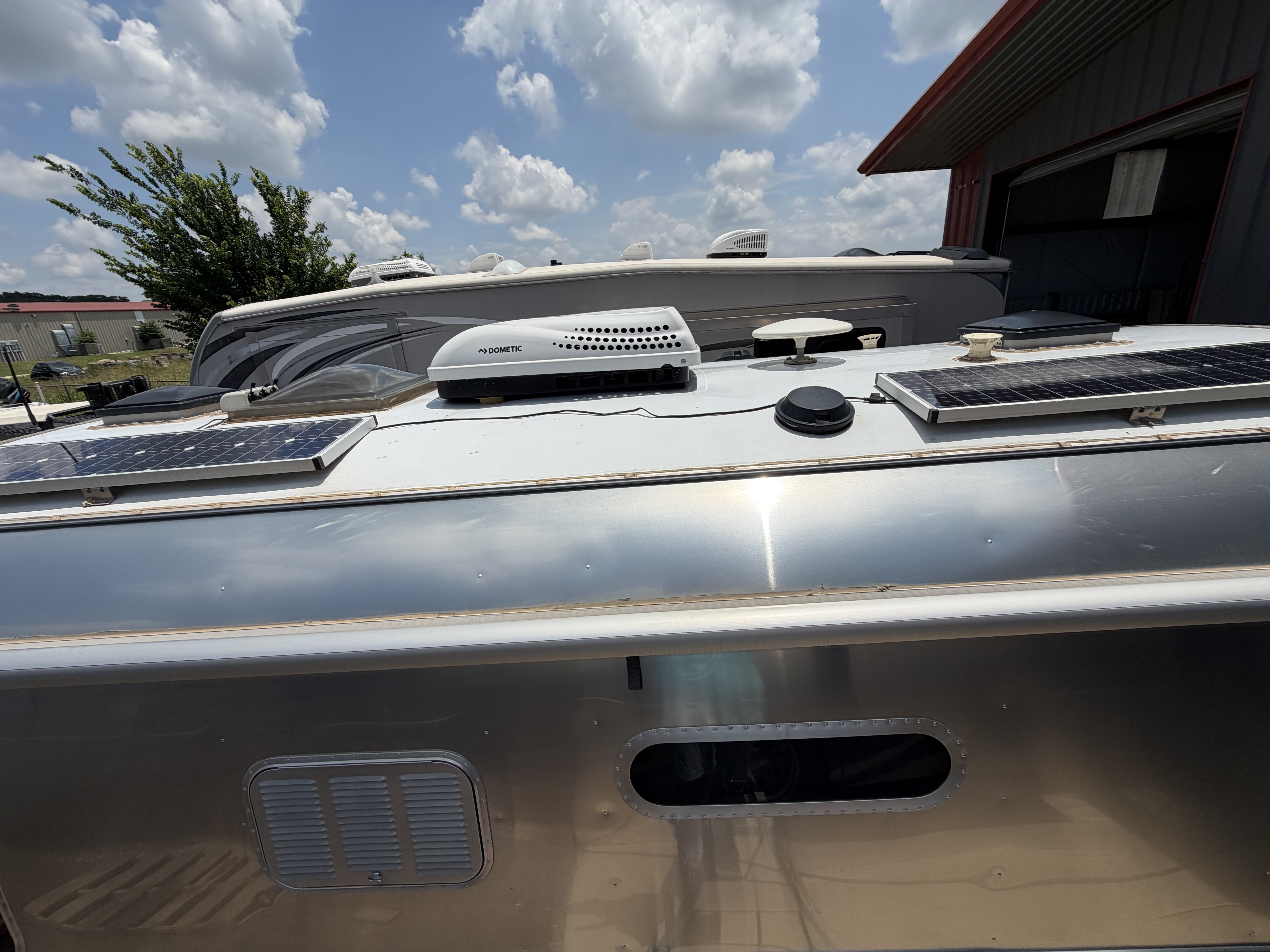 2017 Airstream FLYING CLOUD 25RB TWIN in burleson TX