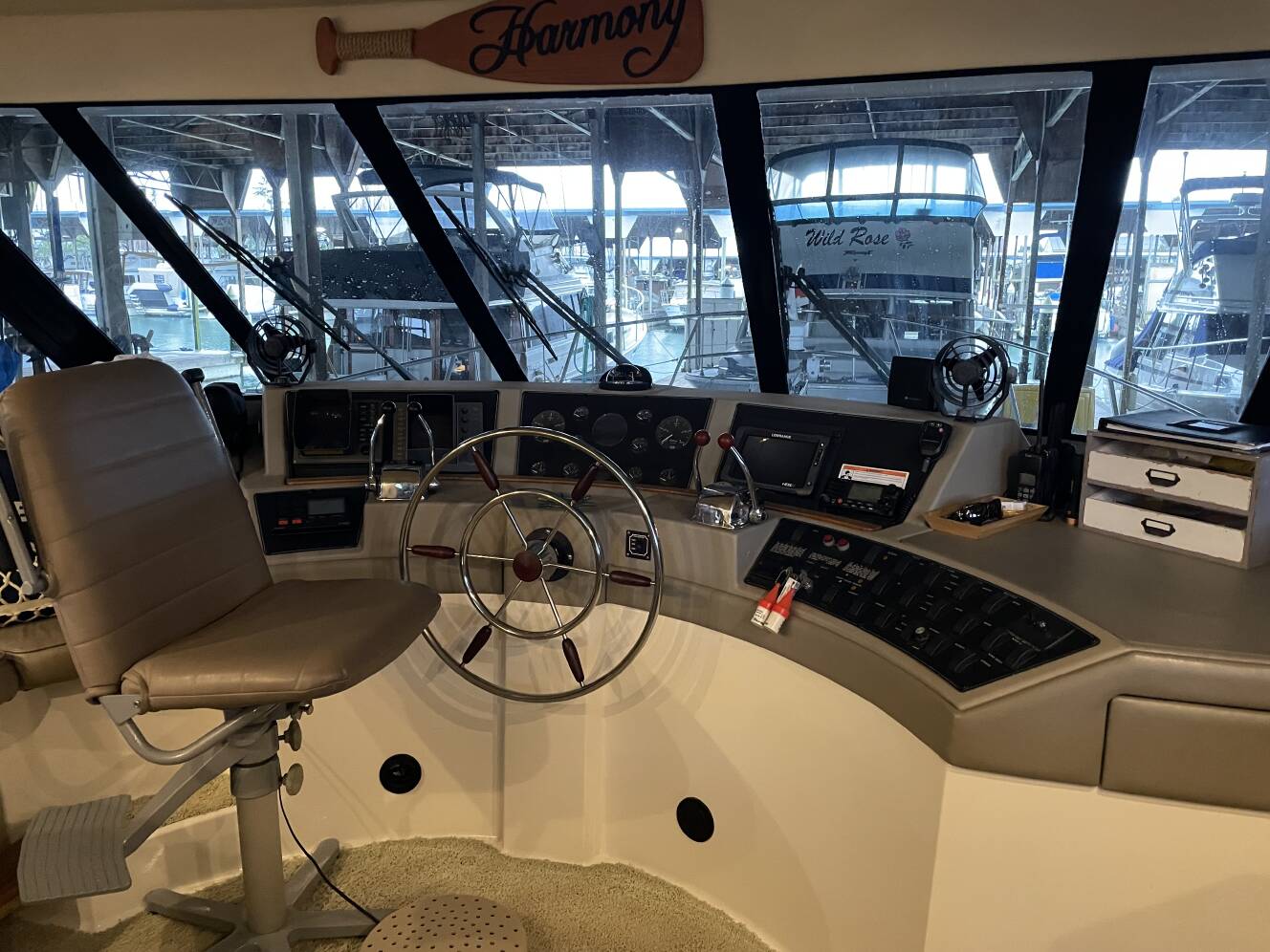 A photo of this 1995 Bayliner 4788 PILOTHOUSE MOTORYACHT