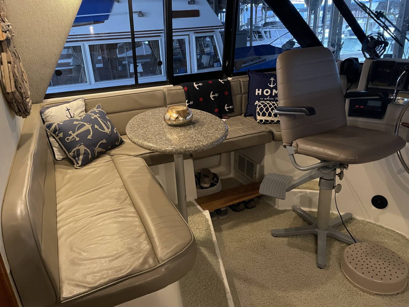 A photo of this 1995 Bayliner 4788 PILOTHOUSE MOTORYACHT