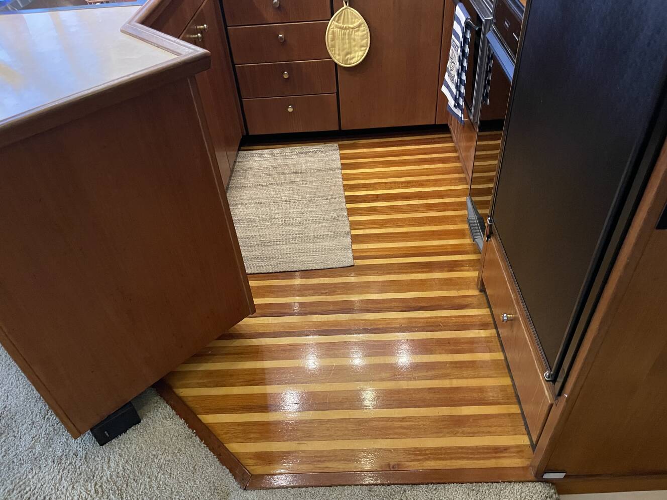 A photo of this 1995 Bayliner 4788 PILOTHOUSE MOTORYACHT