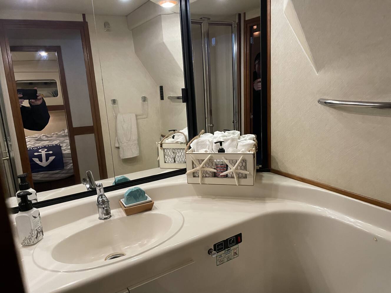 A photo of this 1995 Bayliner 4788 PILOTHOUSE MOTORYACHT