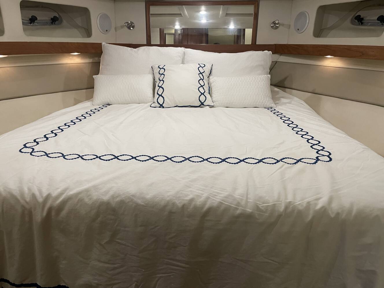 A photo of this 1995 Bayliner 4788 PILOTHOUSE MOTORYACHT