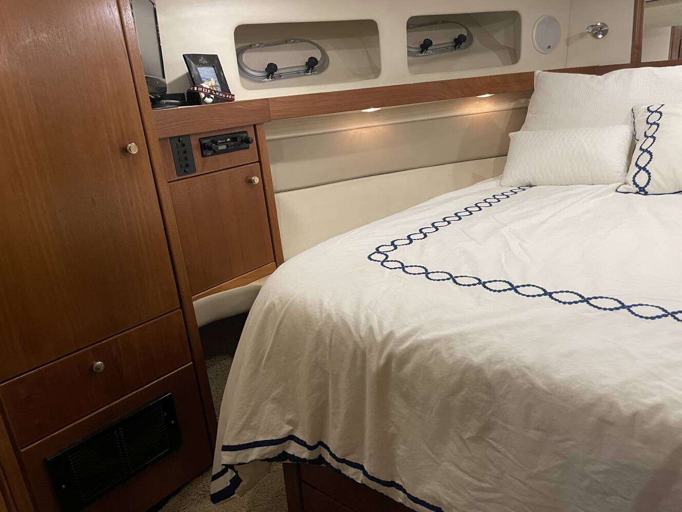 A photo of this 1995 Bayliner 4788 PILOTHOUSE MOTORYACHT