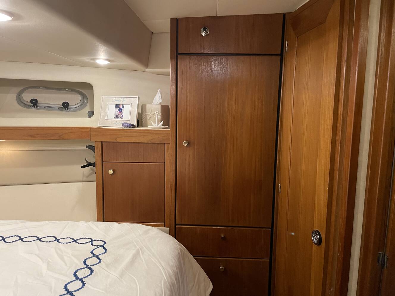 A photo of this 1995 Bayliner 4788 PILOTHOUSE MOTORYACHT