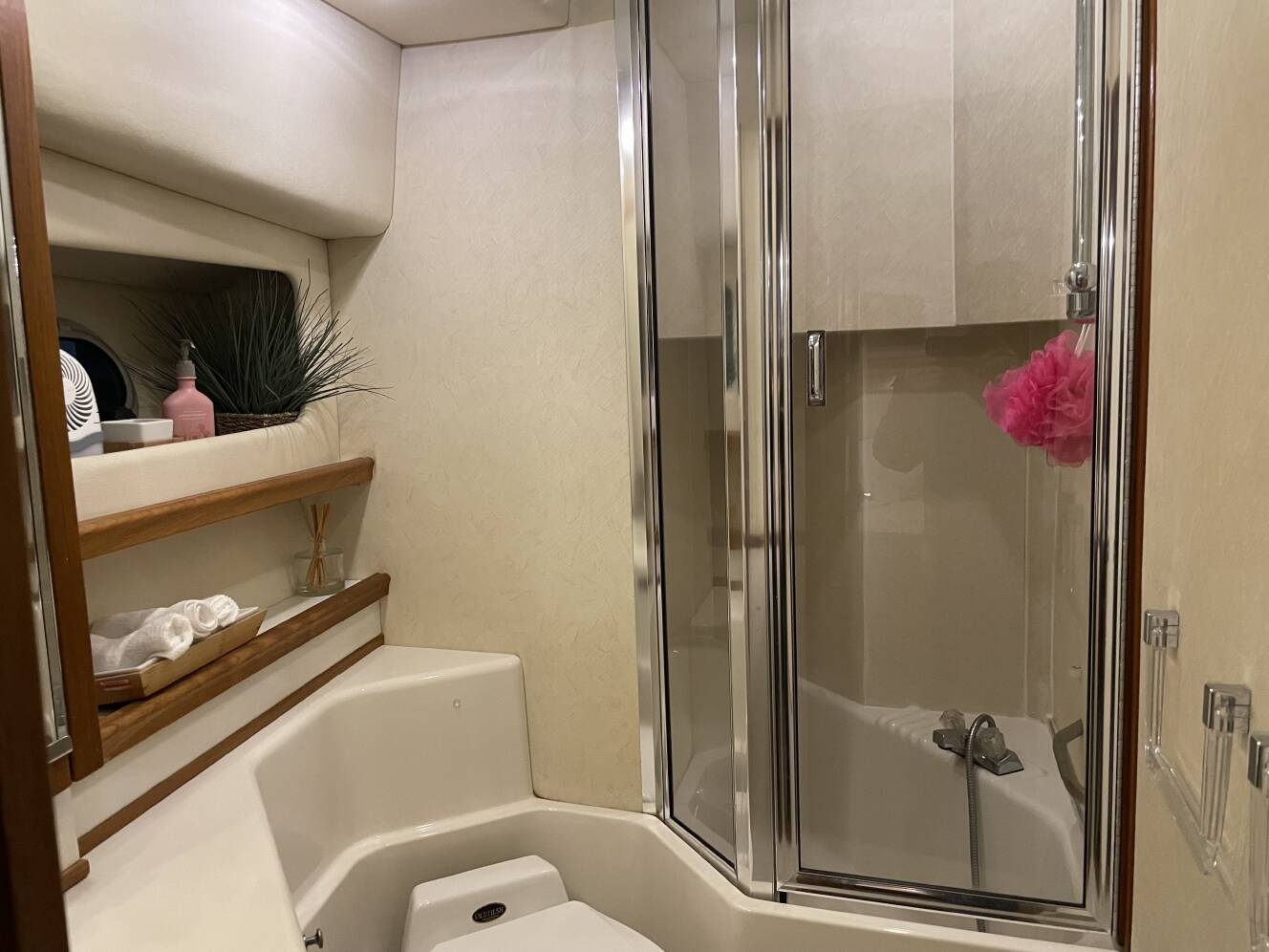 A photo of this 1995 Bayliner 4788 PILOTHOUSE MOTORYACHT