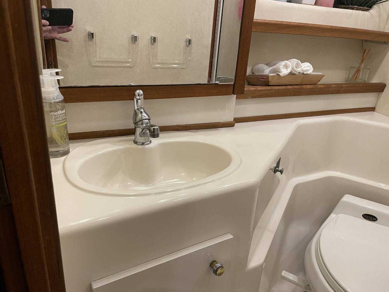 A photo of this 1995 Bayliner 4788 PILOTHOUSE MOTORYACHT